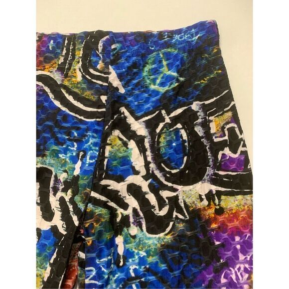 Graffiti Patterned Waffle Knit Leggings - Picture 4 of 7